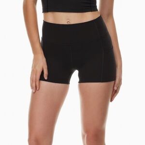 Aritzia TNA Slick Mid-Rise Tennis Short